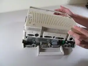 Desmontando la cubierta de Apple IIc