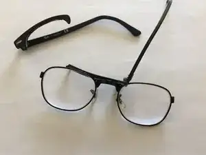 Cómo arreglar unas gafas Ray-Ban Clubmaster