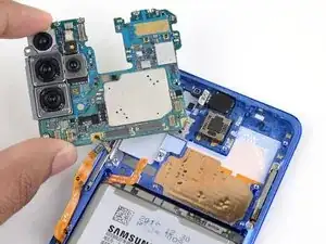 Extracción del ensamblaje de la placa base del Samsung Galaxy S20 Plus