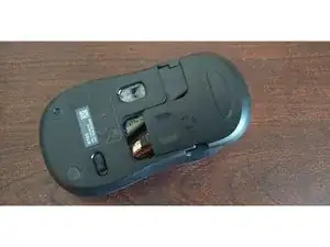 Desmontaje del Ratón (mouse) Inalámbrico Logitech M185