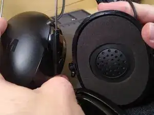 Desmontaje de las Almohadillas de los auriculares 3M WorkTunes Connect