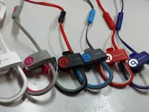Reparación de Auriculares inalámbricos PowerBeats2 de Dr. Dre