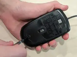 Cómo arreglar la rueda de desplazamiento de un ratón HP con cable