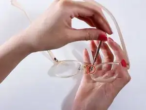 Reparación de las almohadillas nasales de las gafas