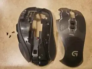 Desmontaje del botón izquierdo y derecho del mouse Logitech G700s