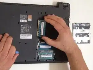 Memoria: DDR3 SODIMM SDRAM