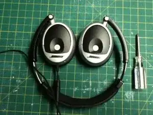 Reparación de auriculares Bose On-Ear: Auricular derecho en cortocircuito