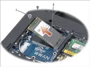 Dell Vostro A90 Extracción de unidad de estado sólido