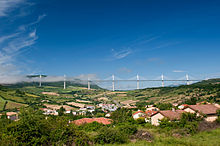 Creissels et Viaduto de Millau.jpg
