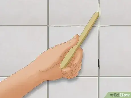 صورة عنوانها Whiten Grout Step 10