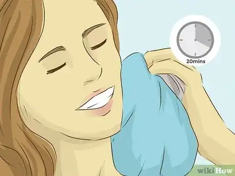 صورة عنوانها Remove a Hickey Step 1