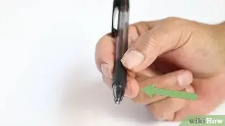 صورة عنوانها Hold a Pen Step 3