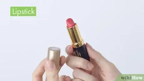صورة عنوانها Apply Lipstick Step 7