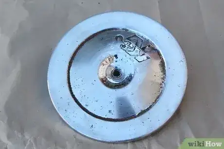 صورة عنوانها Paint Over a Chrome Surface Step 14
