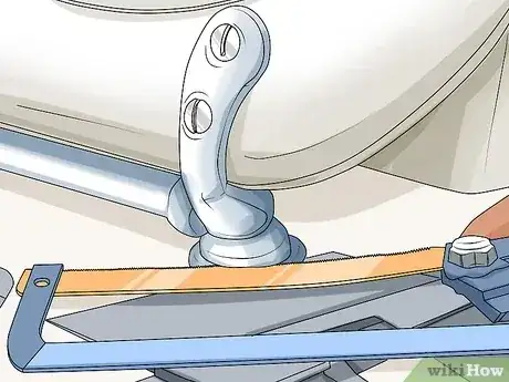 صورة عنوانها Remove a Toilet Seat Step 8