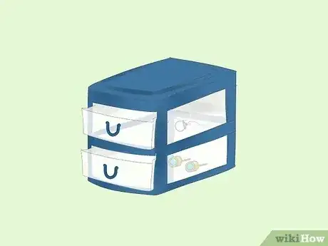 صورة عنوانها Organize Earrings Step 1