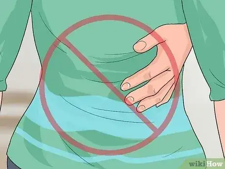 صورة عنوانها Make a Girl Blush Step 11