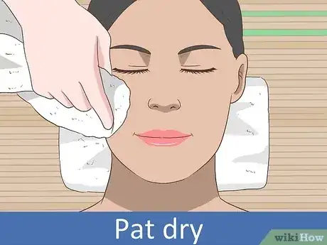 صورة عنوانها Give a Facial Step 8