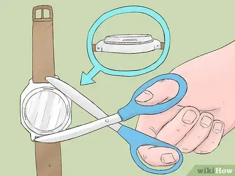 صورة عنوانها Pry off a Watch Backing Without Proper Tools Step 11
