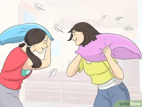 صورة عنوانها Stay Awake All Night at a Sleepover Step 11