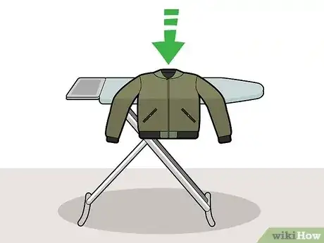 صورة عنوانها Iron on a Patch Step 4