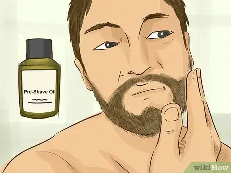 صورة عنوانها Prevent Razor Bumps Step 2
