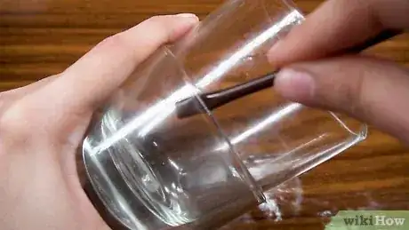 صورة عنوانها Separate Stuck Glasses Step 9