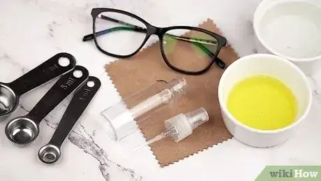 صورة عنوانها Clean Cloudy Glasses Step 7