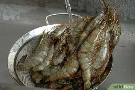 Image titled Cook Frozen Prawns Step 2