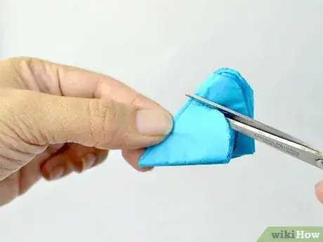 Gambar berjudul Make a Paper Pompom Step 29