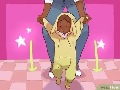 Gambar berjudul Teach Your Baby to Walk Step 4