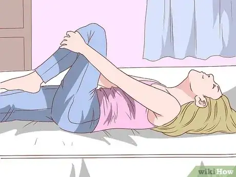 Gambar berjudul Have a Great Morning and Night Routine (Girls) Step 15
