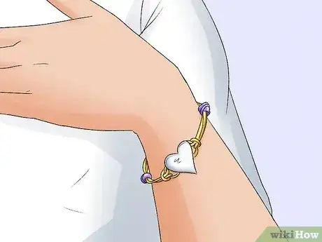 Gambar berjudul Look Good In Your School Uniform Step 11