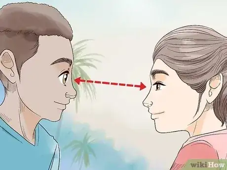 Gambar berjudul Flirt with a Guy Step 1