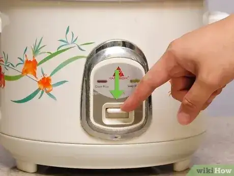 Gambar berjudul Make Brown Rice in a Rice Cooker Step 5