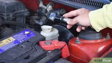 Gambar berjudul Check Brake Fluid Step 8