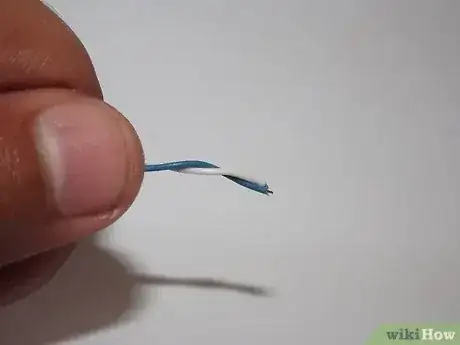 Gambar berjudul Crimp Rj45 Step 2Bullet3