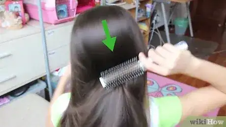 Gambar berjudul Make a Rope Braid Step 7