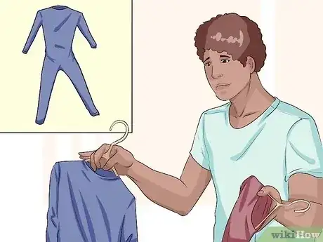 Gambar berjudul Make a Superhero Costume Step 1