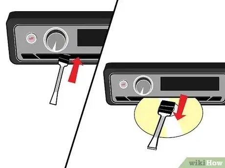 Gambar berjudul Remove a Stuck CD from a Car CD Player Step 17