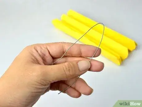 Gambar berjudul Make a Paper Pompom Step 4