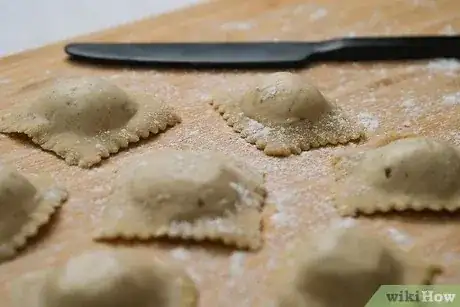 Gambar berjudul Cook Ravioli Step 4