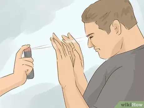 Imagem intitulada Defend Yourself from an Attacker Step 1