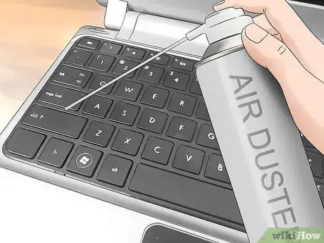 Imagem intitulada Clean a Laptop Keyboard Step 3