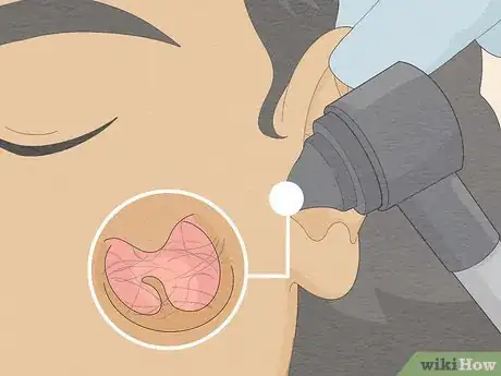 Imagem intitulada Look Into Your Own Ear Step 11
