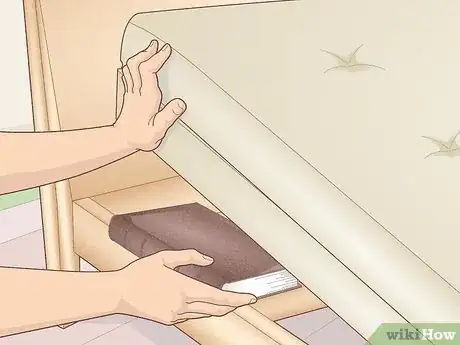Imagem intitulada Fix a Squeaking Bed Frame Step 16