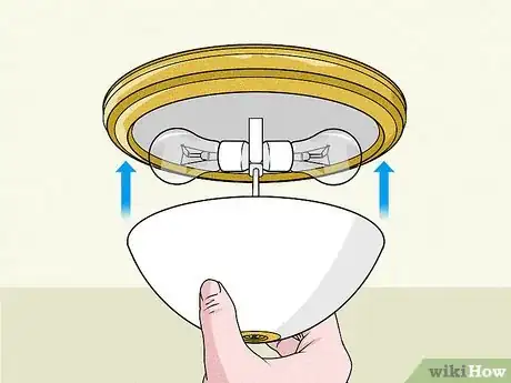 Imagem intitulada Change a Ceiling Light Bulb Step 8