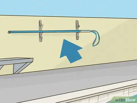 Imagem intitulada Save an Active Drowning Victim Step 6