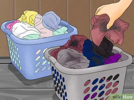 Imagem intitulada Sort Laundry Step 4