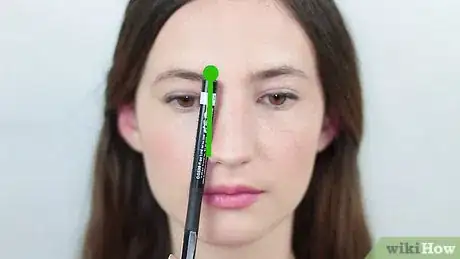 Imagem intitulada Shape Eyebrows Step 1